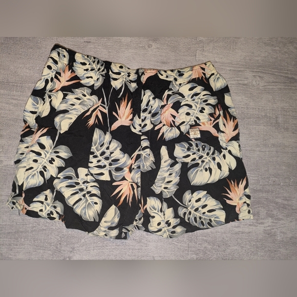 Tommy Bahama Mens Black, Green, Cream Swim Trunks with Tropical Leaf EUC Size L - Picture 2 of 7